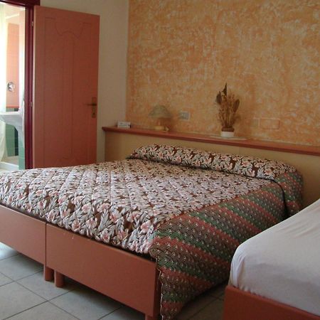 S'Ustiarvu- Nuova Gestione Hotell Cala Liberotto Eksteriør bilde
