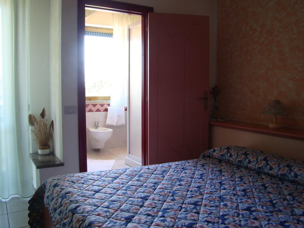 S'Ustiarvu- Nuova Gestione Hotell Cala Liberotto Eksteriør bilde