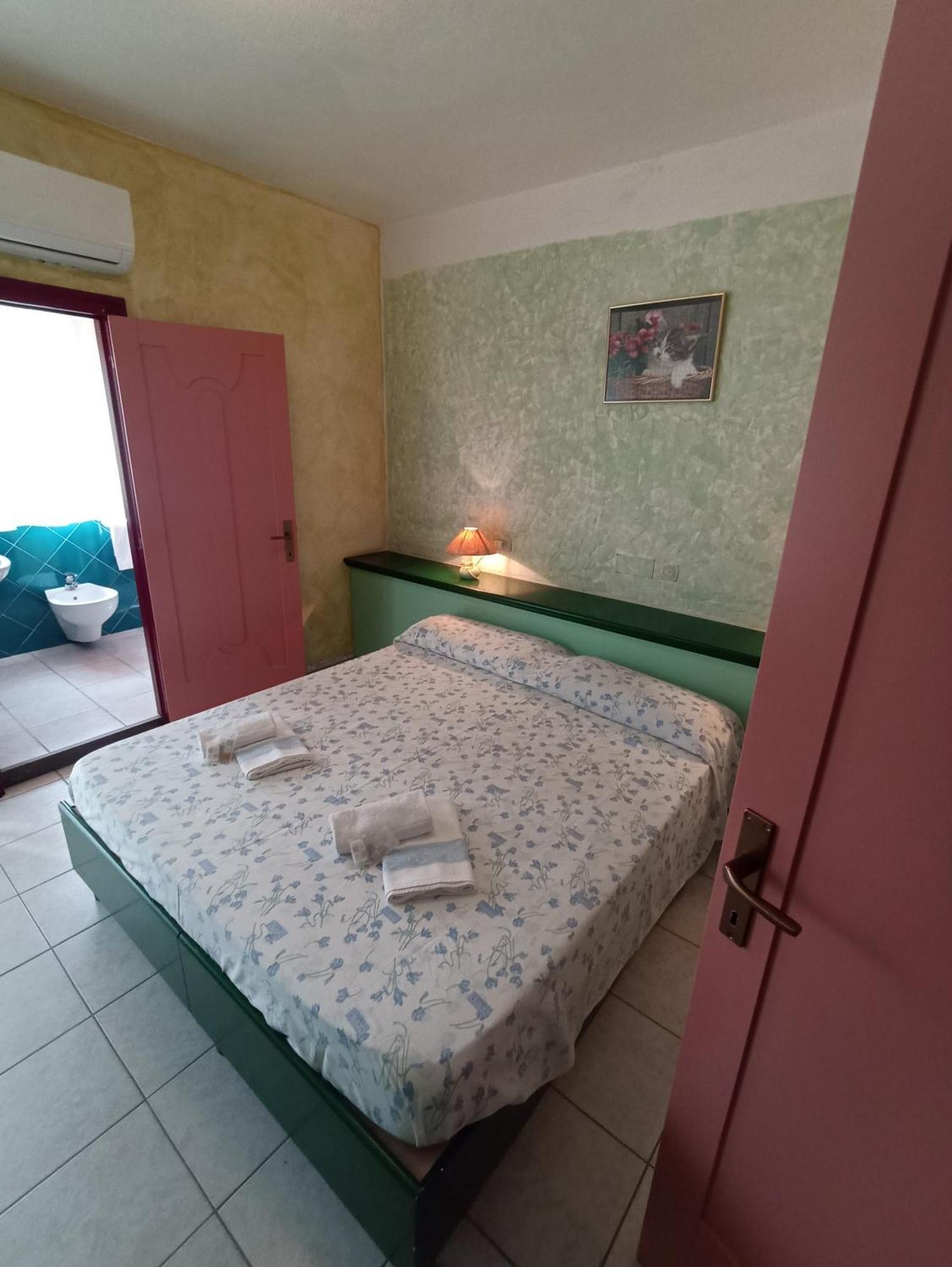S'Ustiarvu- Nuova Gestione Hotell Cala Liberotto Eksteriør bilde