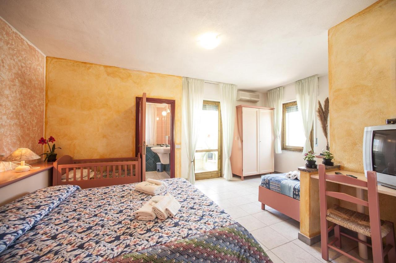 S'Ustiarvu- Nuova Gestione Hotell Cala Liberotto Eksteriør bilde