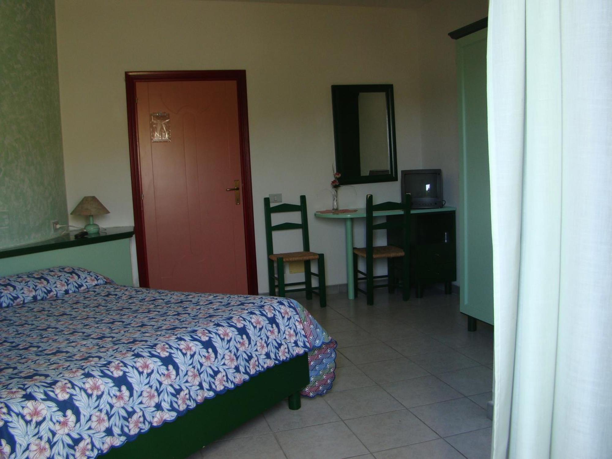 S'Ustiarvu- Nuova Gestione Hotell Cala Liberotto Eksteriør bilde
